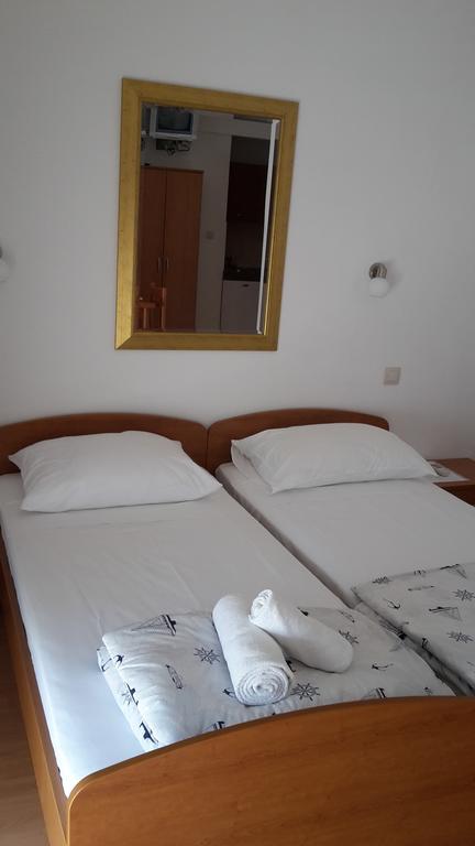 Sunrise Studio Apartments 3 Lokva Rogoznica Bagian luar foto