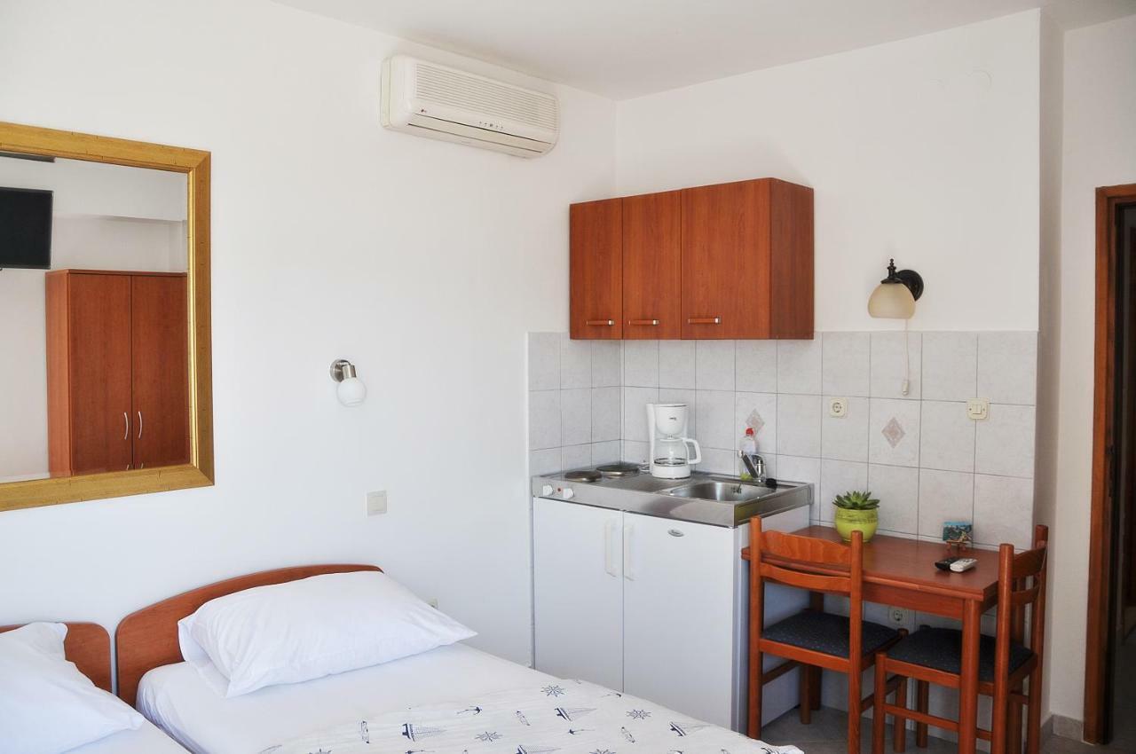 Sunrise Studio Apartments 3 Lokva Rogoznica Bagian luar foto
