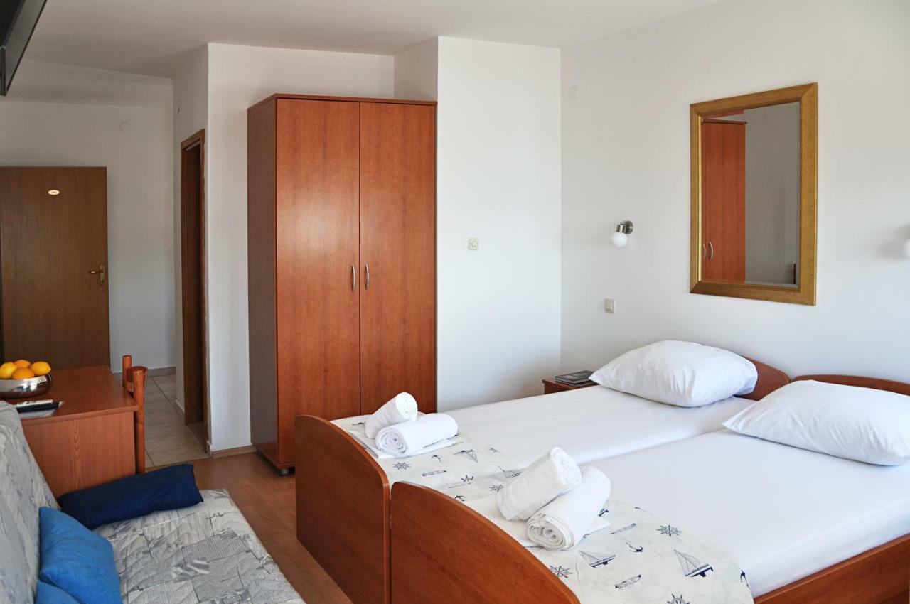 Sunrise Studio Apartments 3 Lokva Rogoznica Bagian luar foto