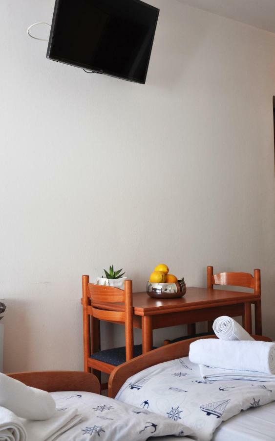 Sunrise Studio Apartments 3 Lokva Rogoznica Bagian luar foto
