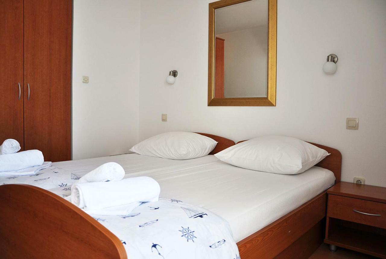 Sunrise Studio Apartments 3 Lokva Rogoznica Bagian luar foto