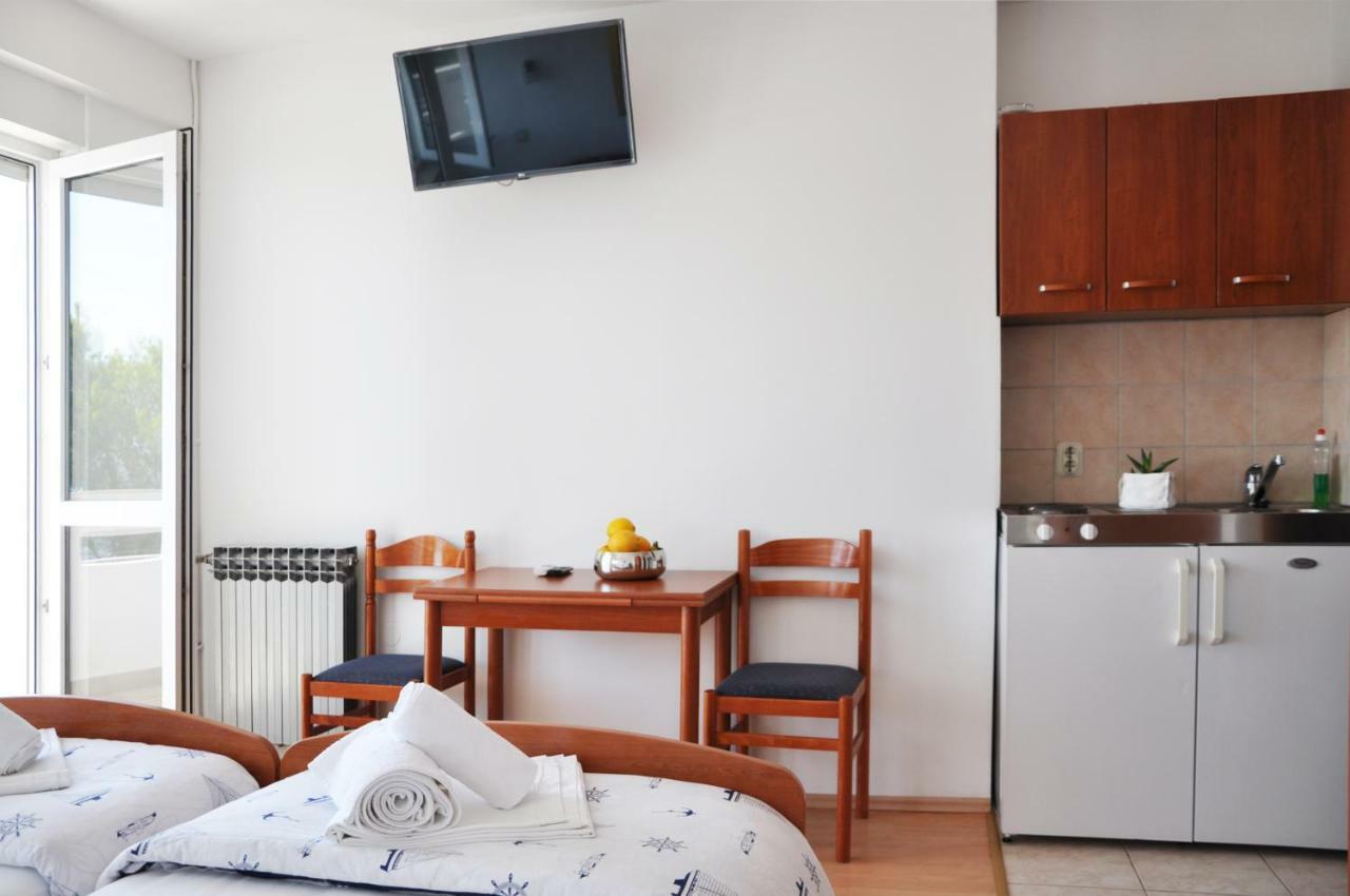 Sunrise Studio Apartments 3 Lokva Rogoznica Bagian luar foto